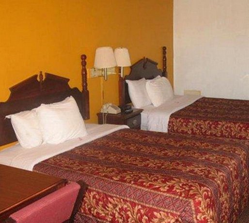 Mcminnville Inn Compare Deals