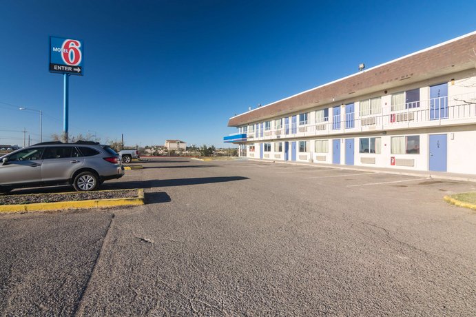 Motel 6 Pecos