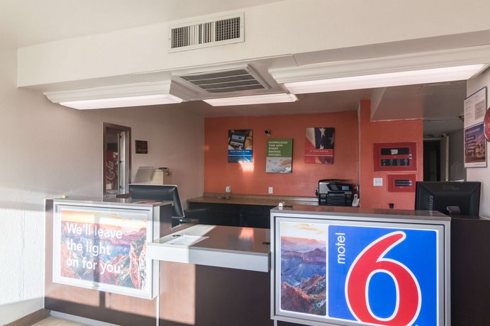 Motel 6 Pecos