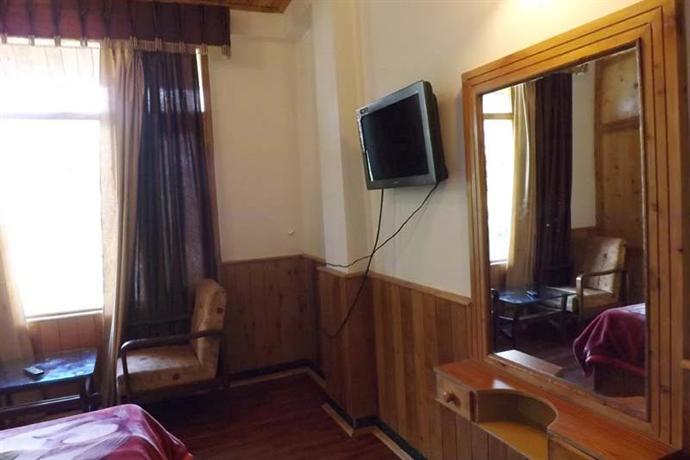 Mother Tree Cottage Manali Compare Deals