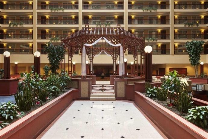 Embassy Suites Cleveland Rockside Compare Deals - 