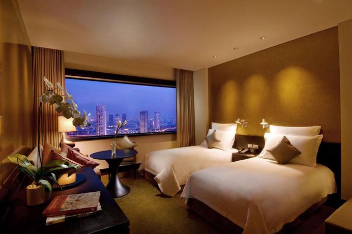 Millennium Hilton Bangkok - Compare Deals