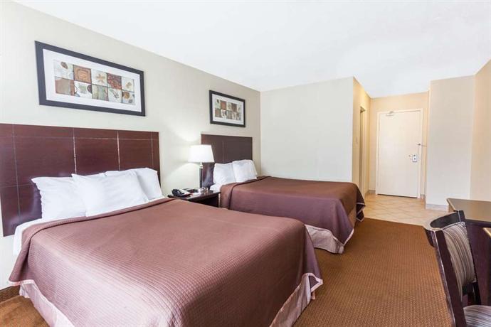 Howard Johnson Inn & Suites East Toronto