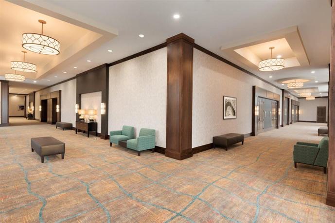 Embassy Suites Chicago Naperville Compare Deals