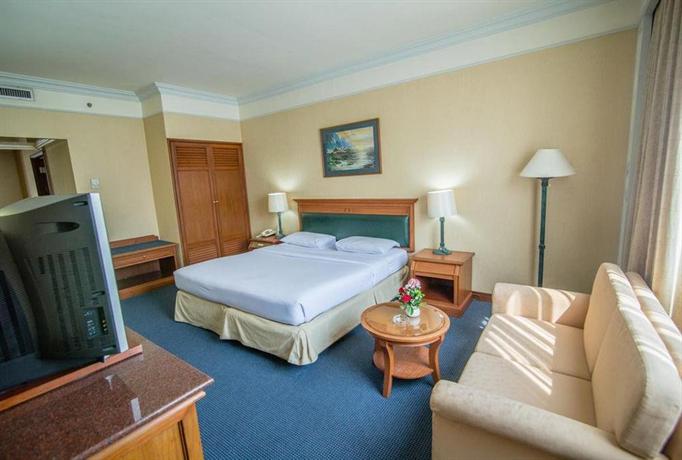 로열 벤자 호텔, Royal Benja Hotel