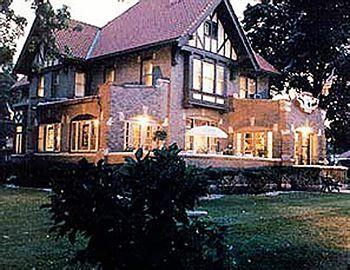 The Mansion Bed & Breakfast West Dundee