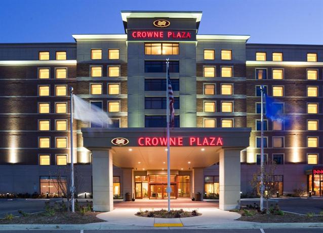 Crowne Plaza Milwaukee Wauwatosa Hotel
