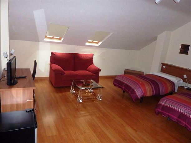 Hostal La Morada La Cisterniga Compare Deals - 