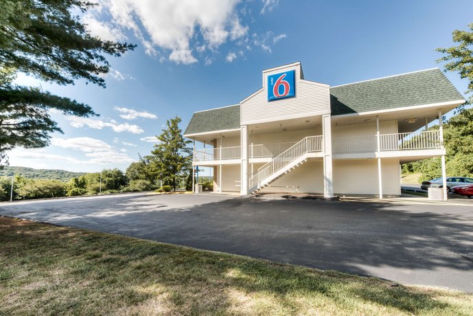 Motel 6 New London Niantic