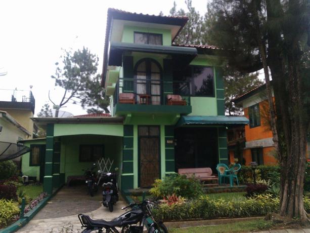 Villa Kota Bunga P212, Pacet  Compare Deals