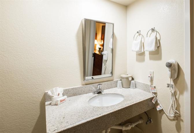 Secondary Navigation Dec 18, · Quality Suites: Nice Stay - Great Staff! - See 89 traveler reviews, 57 candid photos, and great deals for Quality Suites at TripAdvisor.