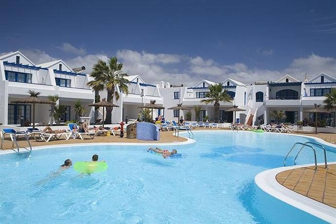 Cinco Plazas Hotel Lanzarote, Puerto del Carmen - Compare Deals