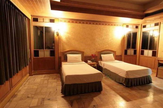 13 Coins Resort Bangna Bangkok - Compare Deals