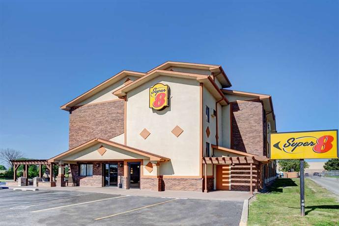 Hotel deals detroit area