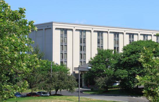 Meadowlands River Inn