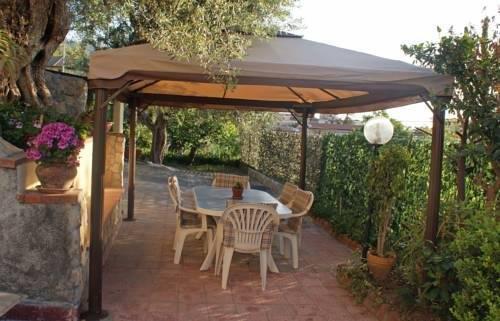 Villa Iris Bed & Breakfast Giardini Naxos