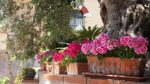 Villa Iris Bed & Breakfast Giardini Naxos