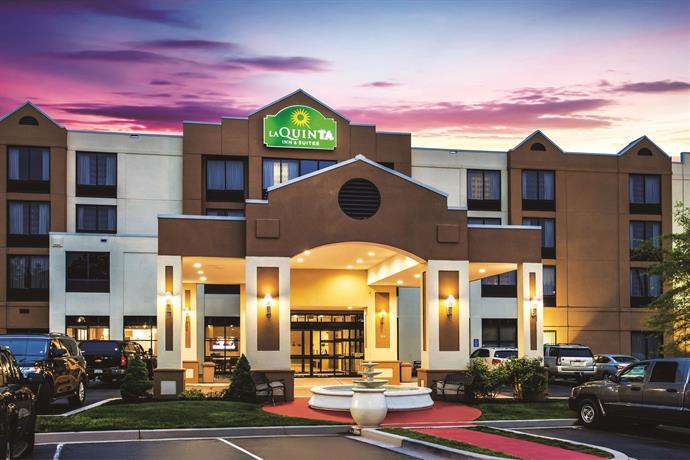 La Quinta Inn and Suites Newark Elkton