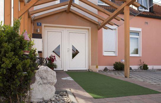 Hotel Garni Haus Zum Gutenberg Hallbergmoos Compare Deals