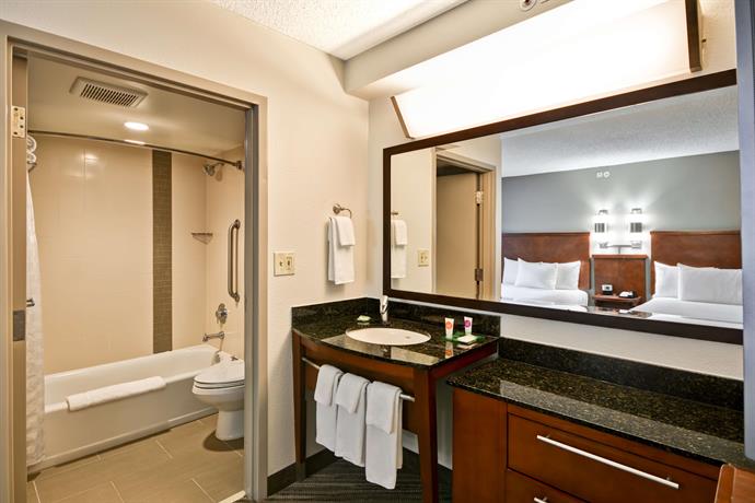 Hyatt Place Kansas Cityoverland Parkconvention Center - 