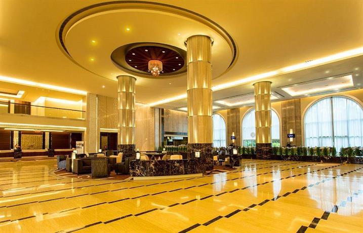 Radisson Blu Plaza Hotel Mysore - Compare Deals