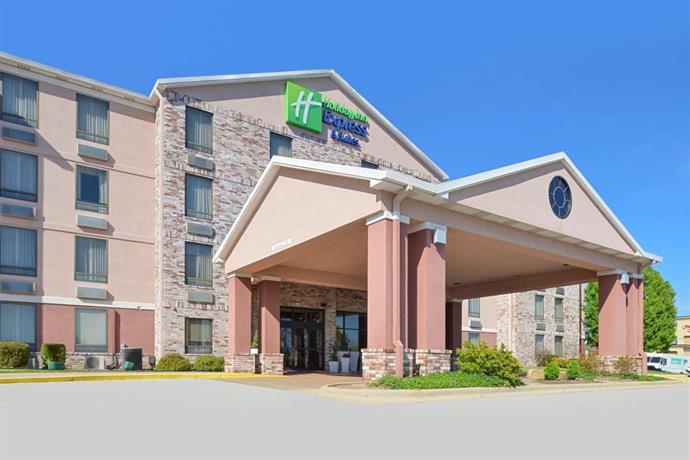 Holiday Inn Express Hotel Suites Harrison Arkansas Compare Deals