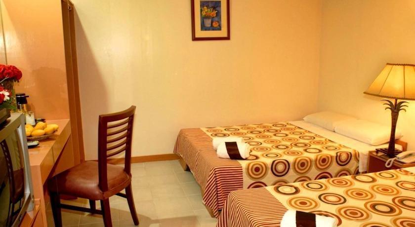 Hotel Pier Cuatro Cebu City Compare Deals