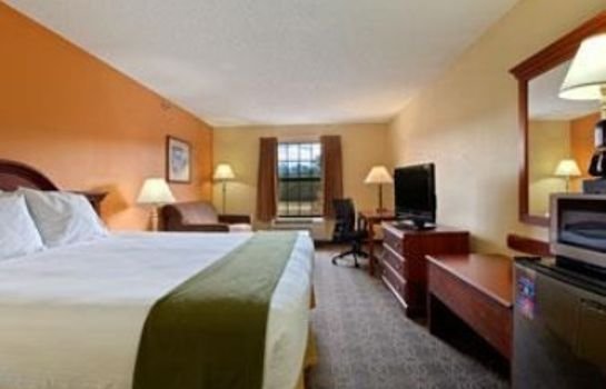 Holiday Inn Express Shallotte