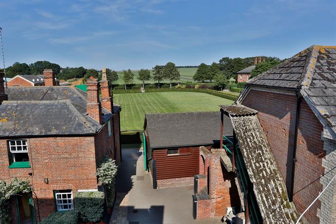 BEST WESTERN Heath Court Hotel