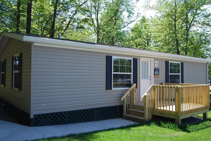 Darien Lake Cabins Admission Included דריאן השוואת מחירים
