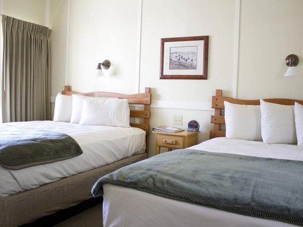 Mammoth Hot Springs Hotel Cabins Gardiner Compare Deals