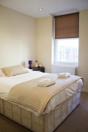 Camden Town Regents Park Apartment by City Stay London