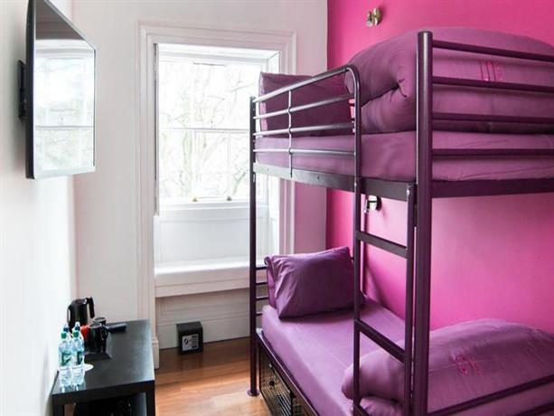 Safestay Holland Park London // Dorm Room Beds