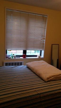 Homestay in Oakland Gardens near Alley Pond Park