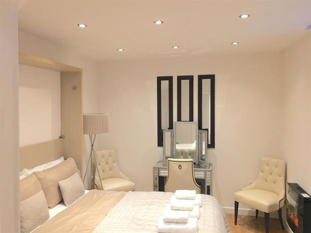 Westminster Studio Apartment