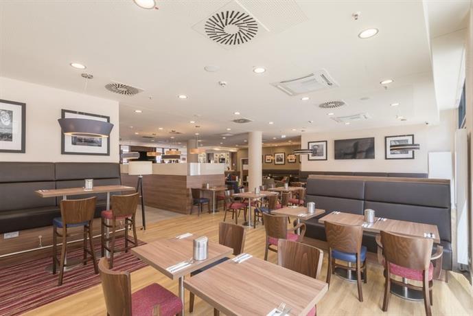 Hotel Hamburg Hampton By Hilton Hotel Hamburg Hampton By Hilton