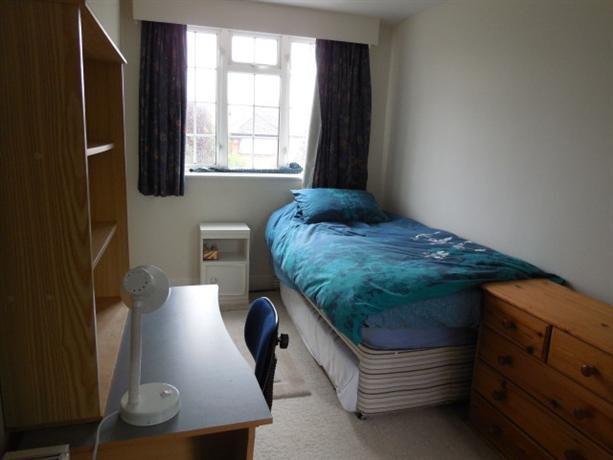 Homestay in Edgware near Edgware Tube Station