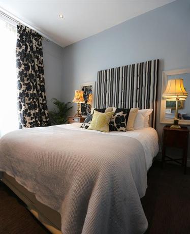 The Crown and Sceptre