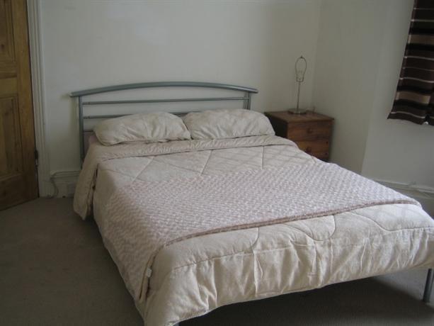 Homestay in Wembley near London Designer Outlet