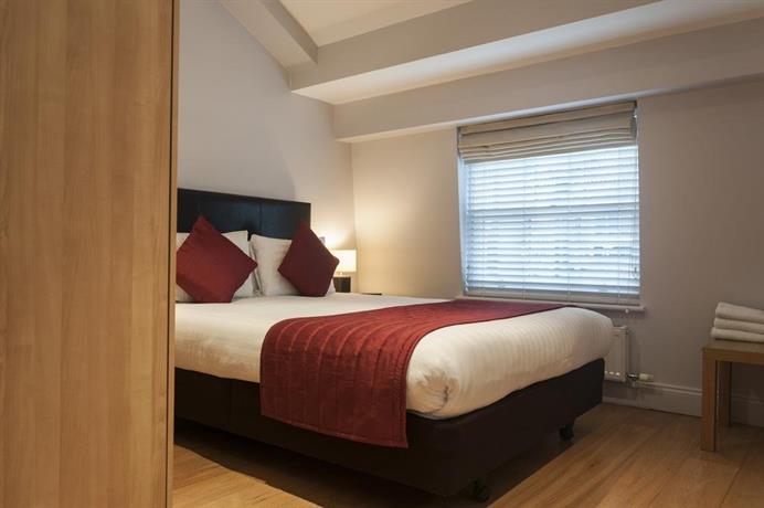 12 London Street Apartment