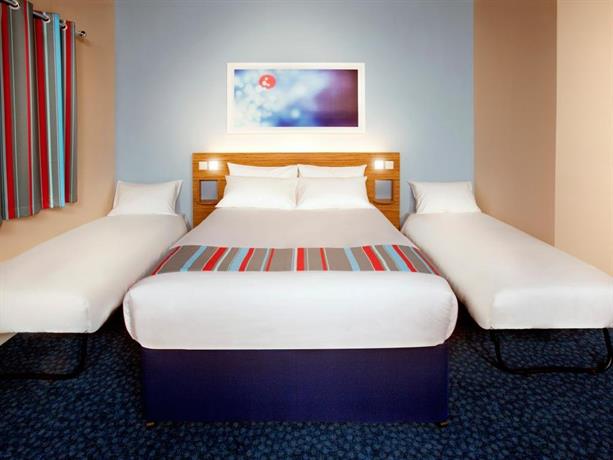 Travelodge Wimbledon Morden Hotel London Compare Deals About Travelodge Wimbledon Morden Hotel London