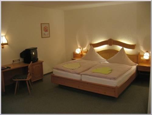 Thb Gasthof Pension Rotes Haus Hotel In Kurort Oberwiesenthal