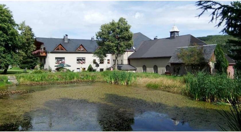 Thb Gasthof Pension Rotes Haus Hotel In Kurort Oberwiesenthal