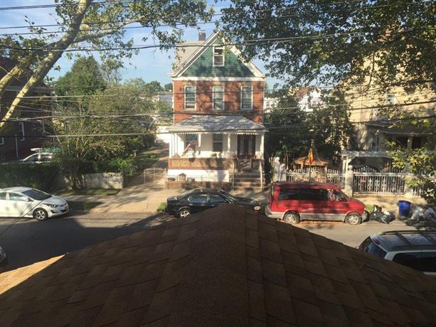 Adria's Ozone Park Apartment