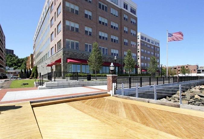 Cesar Suites at New York Plaza