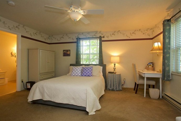 The Oval Door Bed And Breakfast Inn,Eugene-Springfield:Photos,Reviews,Deals