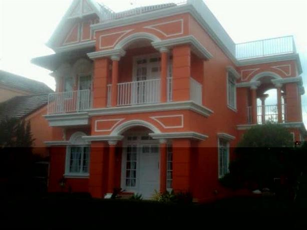 Villa Orange  Kota Bunga, Pacet  Compare Deals