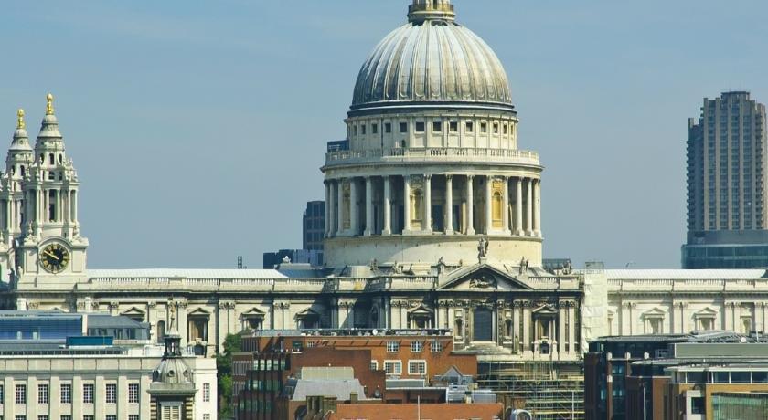 Saint Paul's Apartment