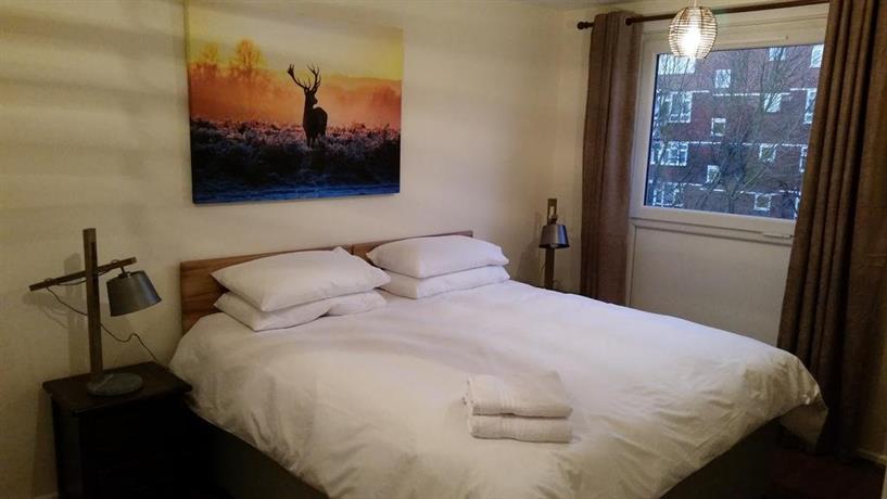 Modern Central Family-Home for 6