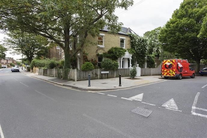 Six Bedroom House in Twickenham